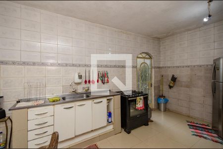 Casa à venda com 180m², 4 quartos e 2 vagas Casa à venda com 180m², 4 quartos e 2 vagasCozinha