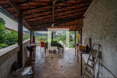 Casa à venda com 180m², 4 quartos e 2 vagas Casa à venda com 180m², 4 quartos e 2 vagasVaranda da Sala 4