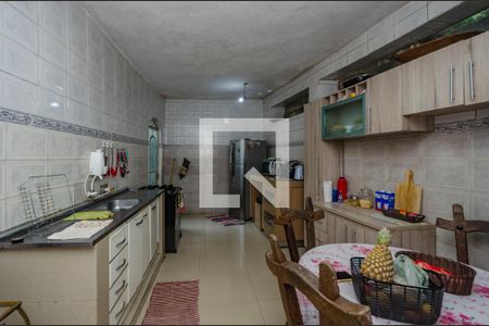 Casa à venda com 180m², 4 quartos e 2 vagas Casa à venda com 180m², 4 quartos e 2 vagasCozinha