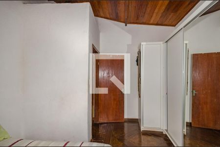Casa à venda com 180m², 4 quartos e 2 vagas Casa à venda com 180m², 4 quartos e 2 vagasQuarto 3