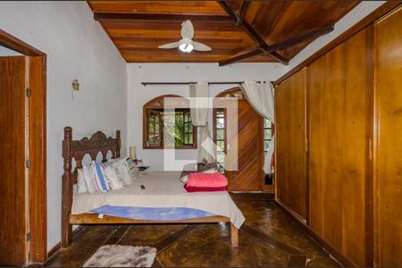 Casa à venda com 180m², 4 quartos e 2 vagas Casa à venda com 180m², 4 quartos e 2 vagasSuíte