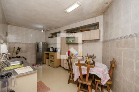 Casa à venda com 180m², 4 quartos e 2 vagas Casa à venda com 180m², 4 quartos e 2 vagasCozinha