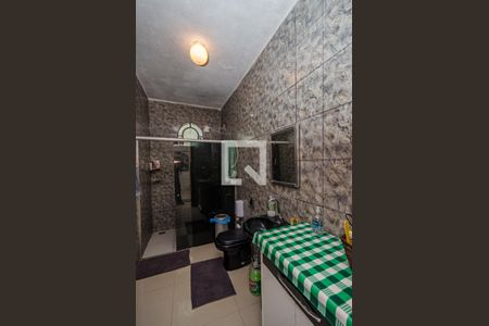 Casa à venda com 180m², 4 quartos e 2 vagas Casa à venda com 180m², 4 quartos e 2 vagasBanheiro Social