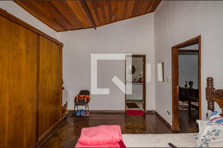 Casa à venda com 180m², 4 quartos e 2 vagas Casa à venda com 180m², 4 quartos e 2 vagasSuíte