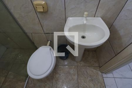 Banheiro  de kitnet/studio para alugar com 1 quarto, 40m² em São José, Canoas