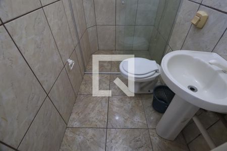 Banheiro  de kitnet/studio para alugar com 1 quarto, 40m² em São José, Canoas