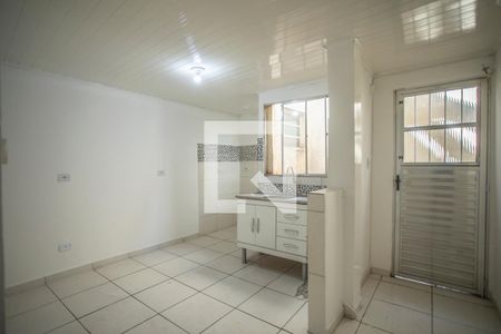 Sala / Cozinha de apartamento para alugar com 1 quarto, 35m² em Vila Babilonia, São Paulo