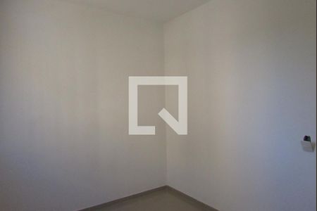 Quarto 1 de apartamento para alugar com 2 quartos, 52m² em Inhoaíba, Rio de Janeiro