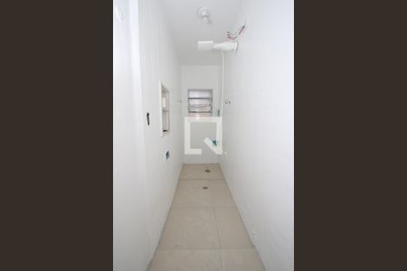 Studio  - Banheiro de casa à venda com 1 quarto, 93m² em Jardim Danfer, São Paulo