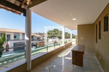Varanda da Sala de casa à venda com 4 quartos, 450m² em Cabral, Contagem