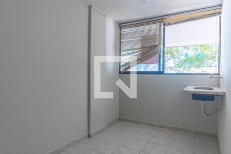 Cozinha de apartamento para alugar com 1 quarto, 23m² em Asa Norte, Brasília