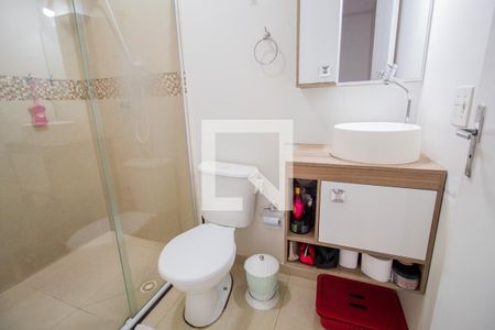 Banheiro de casa de condomínio para alugar com 2 quartos, 77m² em Campo Limpo, São Paulo