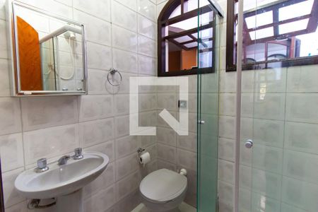 Banheiro da Suíte de casa para alugar com 2 quartos, 71m² em Vila Bertioga, São Paulo