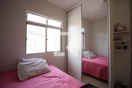 Quarto de apartamento à venda com 2 quartos, 54m² em Manacás, Belo Horizonte