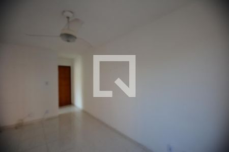 Sala de apartamento para alugar com 2 quartos, 55m² em Jardim Sulacap, Rio de Janeiro