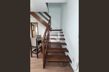 Escada de apartamento para alugar com 1 quarto, 55m² em Centro, São Leopoldo