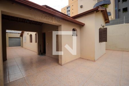 Quintal de casa à venda com 3 quartos, 167m² em Cambuí, Campinas