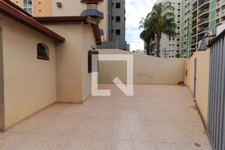 Quintal de casa à venda com 3 quartos, 167m² em Cambuí, Campinas