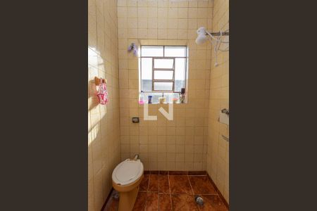Banheiro  de casa à venda com 2 quartos, 290m² em Vila Nogueira, Diadema
