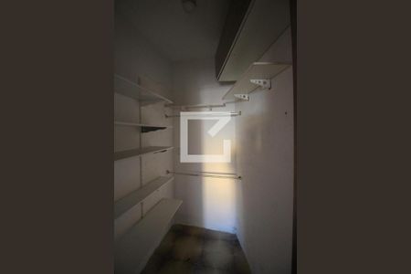 Closet do quarto 1 de casa para alugar com 3 quartos, 140m² em Barro Vermelho, São Gonçalo