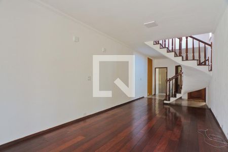 Sala de casa à venda com 3 quartos, 220m² em Parque Maria Domitila, São Paulo