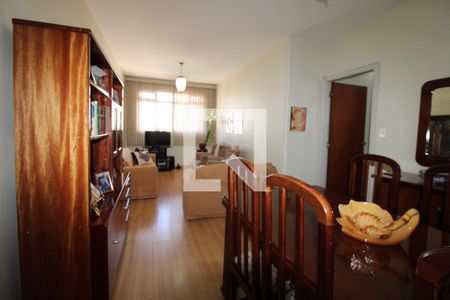 Apartamento à venda com 92m², 2 quartos e 1 vagaSala