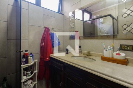 Banheiro  de casa à venda com 3 quartos, 345m² em Vila Fernandes, São Paulo