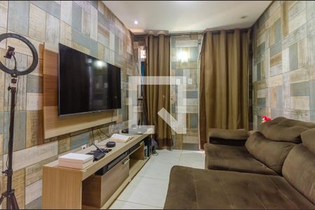 Sala de Estar de casa para alugar com 2 quartos, 70m² em Pau Miudo, Salvador