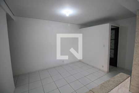 Sala de Estar de casa para alugar com 2 quartos, 70m² em Vila Esperança, São Paulo