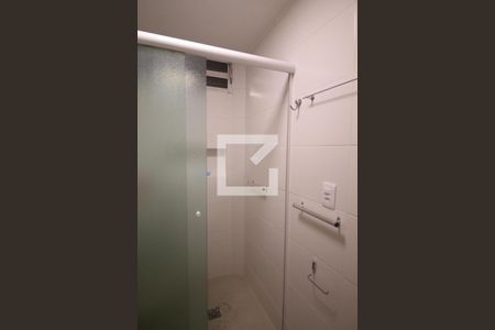 Banheiro de apartamento à venda com 1 quarto, 48m² em Lauzane Paulista, São Paulo