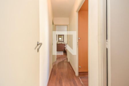 Corredor de apartamento para alugar com 3 quartos, 142m² em Santa Cecília, São Paulo