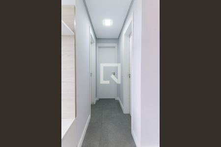 Corredor de apartamento à venda com 2 quartos, 60m² em Sarandi, Porto Alegre