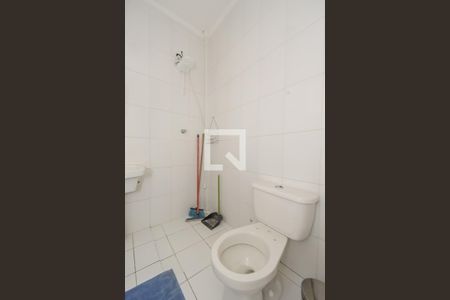 Banheiro de kitnet/studio para alugar com 1 quarto, 24m² em Santa Cecília, São Paulo