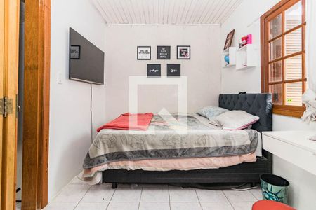 Dormitório de casa à venda com 2 quartos, 75m² em Campo Novo, Porto Alegre