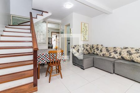 Sala de casa à venda com 2 quartos, 75m² em Campo Novo, Porto Alegre