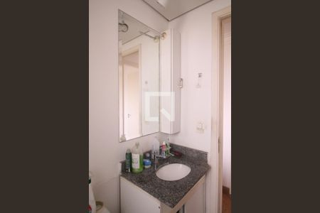 Banheiro de apartamento à venda com 2 quartos, 49m² em Limão, São Paulo