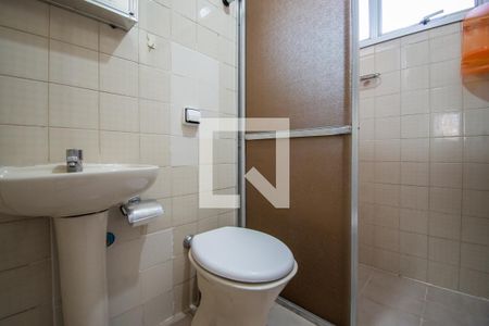 Banheiro de apartamento à venda com 1 quarto, 39m² em Centro, Campinas