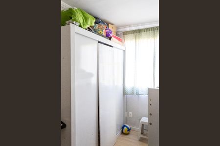 Quarto 2 de apartamento para alugar com 2 quartos, 43m² em Guaratiba, Rio de Janeiro