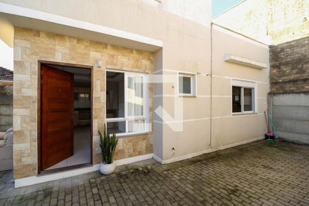Casa de condomínio à venda com 60m², 2 quartos e 1 vaga Casa de condomínio à venda com 60m², 2 quartos e 1 vagaFachada