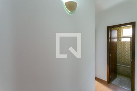 Corredor de apartamento para alugar com 3 quartos, 120m² em Sion, Belo Horizonte