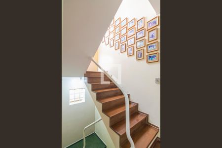 Escada de casa à venda com 3 quartos, 202m² em Vila Floresta, Santo André