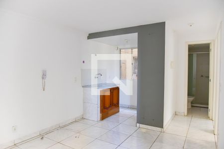 Sala e Cozinha de apartamento à venda com 2 quartos, 42m² em Rubem Berta, Porto Alegre