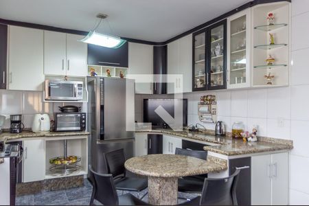 Casa para alugar com 750m², 5 quartos e 5 vagas Casa para alugar com 750m², 5 quartos e 5 vagasCozinha