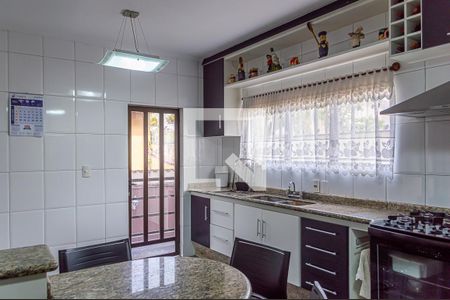 Casa para alugar com 750m², 5 quartos e 5 vagas Casa para alugar com 750m², 5 quartos e 5 vagasCozinha