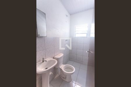 Banheiro social de casa para alugar com 1 quarto, 20m² em Taboão, São Bernardo do Campo