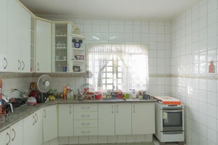 Casa à venda com 180m², 3 quartos e 2 vagas Casa à venda com 180m², 3 quartos e 2 vagasCozinha