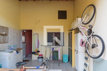 Casa à venda com 180m², 3 quartos e 2 vagas Casa à venda com 180m², 3 quartos e 2 vagasÁrea de Serviço