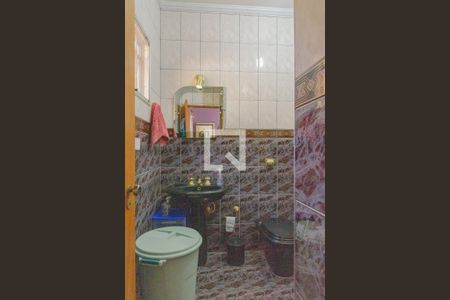 Casa à venda com 180m², 3 quartos e 2 vagas Casa à venda com 180m², 3 quartos e 2 vagasBanheiro da Suíte