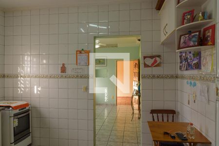 Casa à venda com 180m², 3 quartos e 2 vagas Casa à venda com 180m², 3 quartos e 2 vagasCozinha