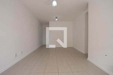 Sala de apartamento para alugar com 3 quartos, 85m² em Barra da Tijuca, Rio de Janeiro